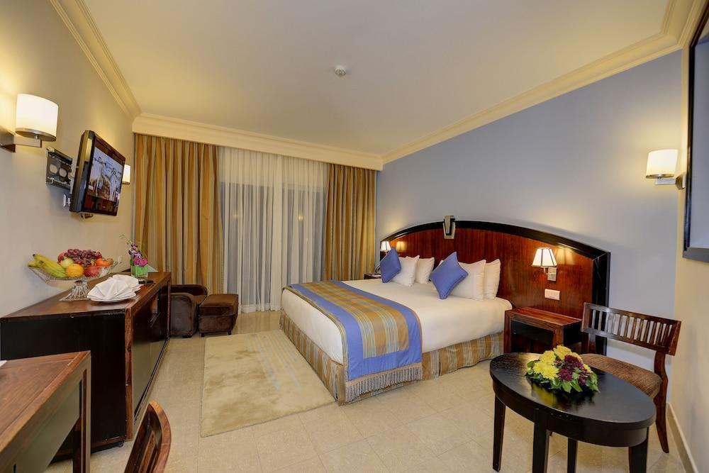 Stella Di Mare Beach Hotel & Spa Шарм ел-Шейх Екстериор снимка A room at the hotel