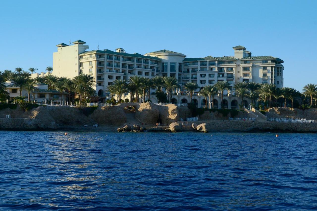 Stella Di Mare Beach Hotel & Spa Шарм ел-Шейх Екстериор снимка The resort from the sea