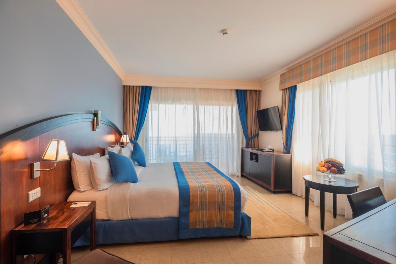 Stella Di Mare Beach Hotel & Spa Шарм ел-Шейх Екстериор снимка A room at the hotel