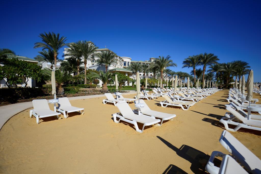 Stella Di Mare Beach Hotel & Spa Шарм ел-Шейх Екстериор снимка The beach at the Hilton Sharm El Sheikh Resort