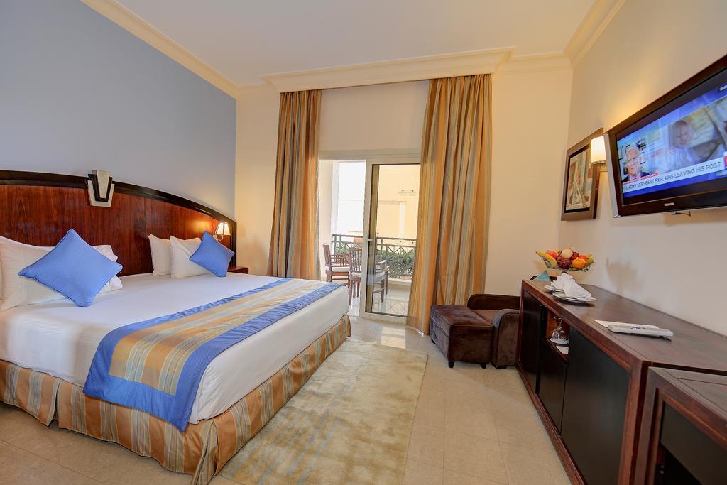 Stella Di Mare Beach Hotel & Spa Шарм ел-Шейх Екстериор снимка A room at the hotel
