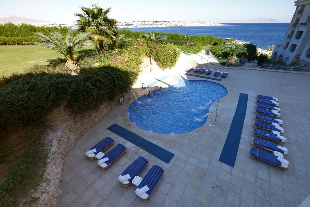 Stella Di Mare Beach Hotel & Spa Шарм ел-Шейх Екстериор снимка The pool at the Four Seasons Hotel, Sharm El Sheikh