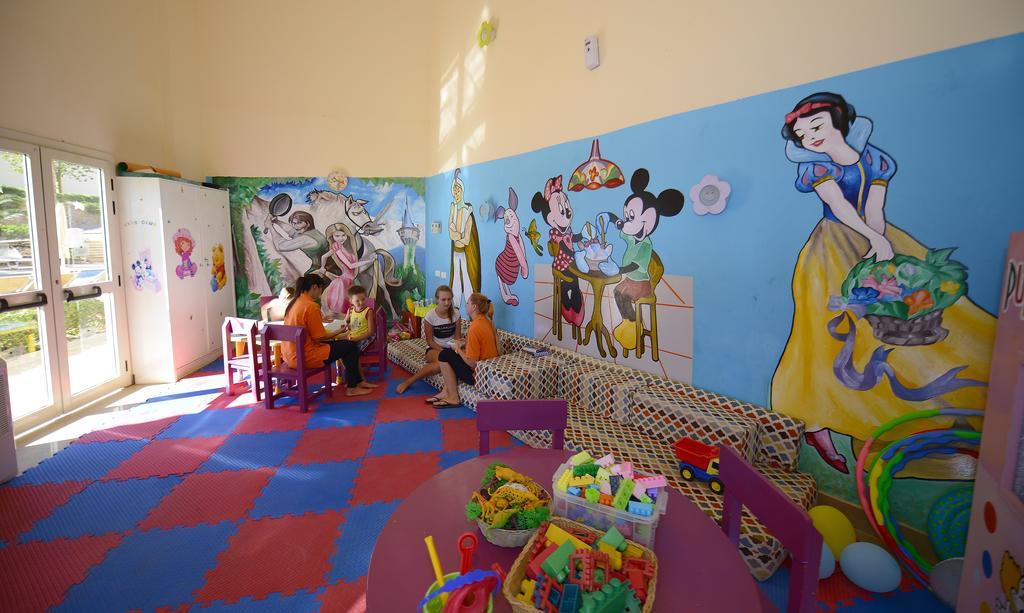 Stella Di Mare Beach Hotel & Spa Шарм ел-Шейх Екстериор снимка A nursery in Vietnam